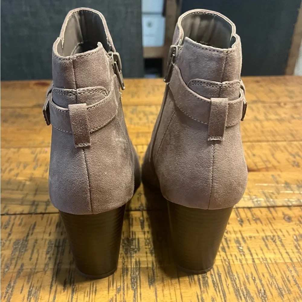 Market &‎ Spruce Serah Wedge Heel Bootie Suede in Taupe Women's size 8.5 NWOT - Picture 2 of 5